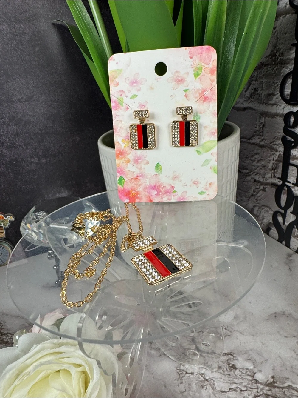 Gold Tone Red & Black Stripe Pendant Necklace and Earrings Set - Picture 1 of 1
